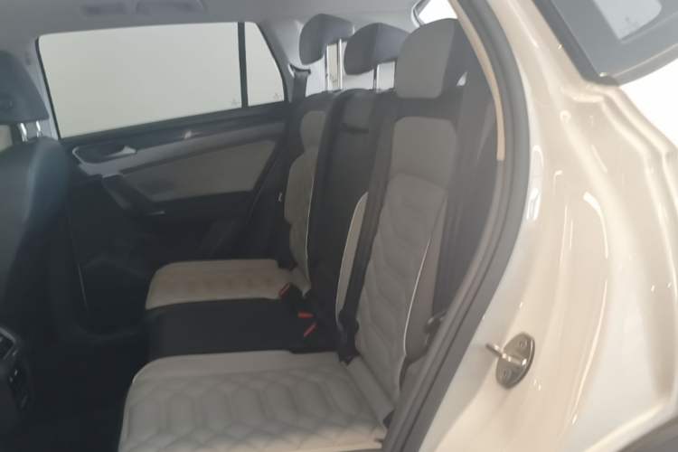 Used Volkswagen Tayron 2024 300TSI Two-Wheel-Drive Luxury Plus Advanced Version Left Rear Seat