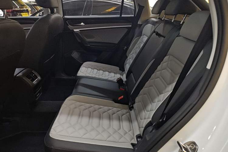 Used Volkswagen Tayron 2024 330TSI Two-Wheel Drive Luxury Plus Advanced Version Left Rear Seat