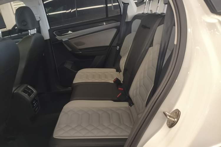 Used Volkswagen Tayron 2024 300TSI Two-Wheel-Drive Luxury Plus Advanced Version Left Rear Seat