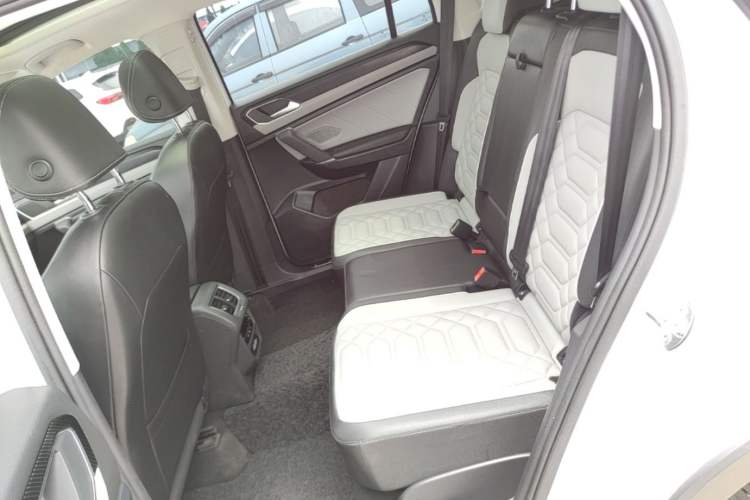 Used Volkswagen Tayron 2024 300TSI Two-Wheel-Drive Luxury Plus Advanced Version Left Rear Seat
