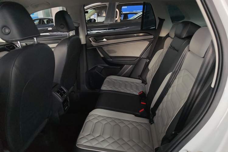 Used Volkswagen Tayron 2024 300TSI Two-Wheel-Drive Luxury Plus Advanced Version Left Rear Seat