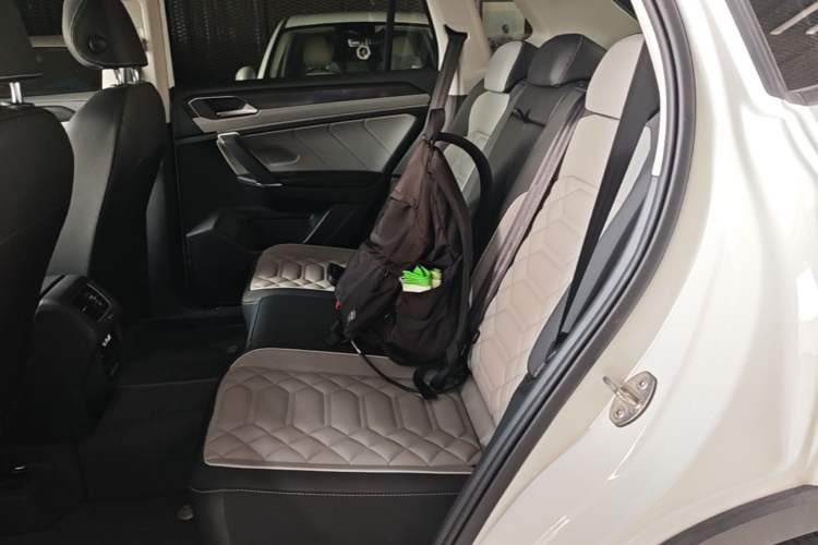 Used Volkswagen Tayron 2024 300TSI Two-Wheel-Drive Luxury Plus Advanced Version Left Rear Seat
