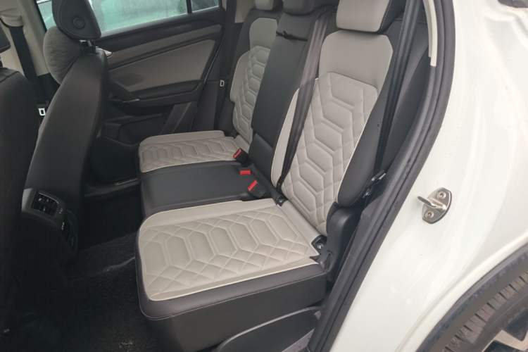 Used Volkswagen Tayron 2024 300TSI Two-Wheel-Drive Luxury Plus Advanced Version Left Rear Seat