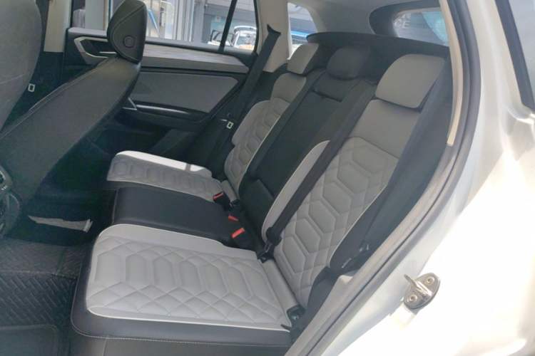 Used Volkswagen Tayron 2024 380TSI Four-Wheel Drive R-Line High-Energy Version Left Rear Seat