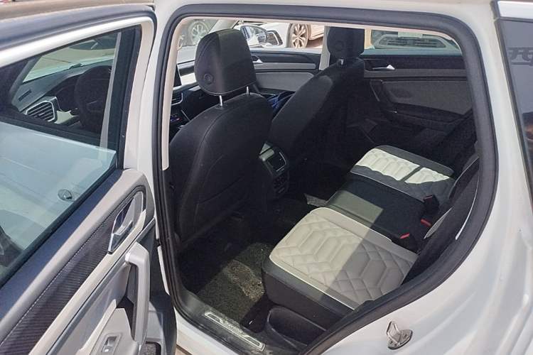 Used Volkswagen Tayron 2024 300TSI Two-Wheel-Drive Luxury Plus Advanced Version Left Rear Seat