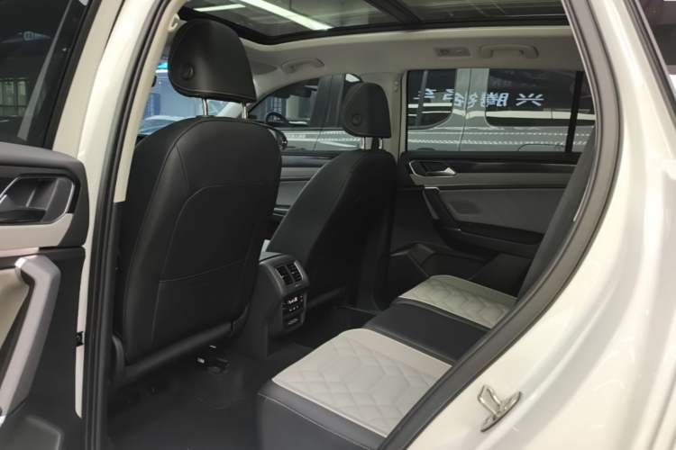 Used Volkswagen Tayron 2024 330TSI Two-Wheel Drive Luxury Plus Advanced Version Left Rear Seat