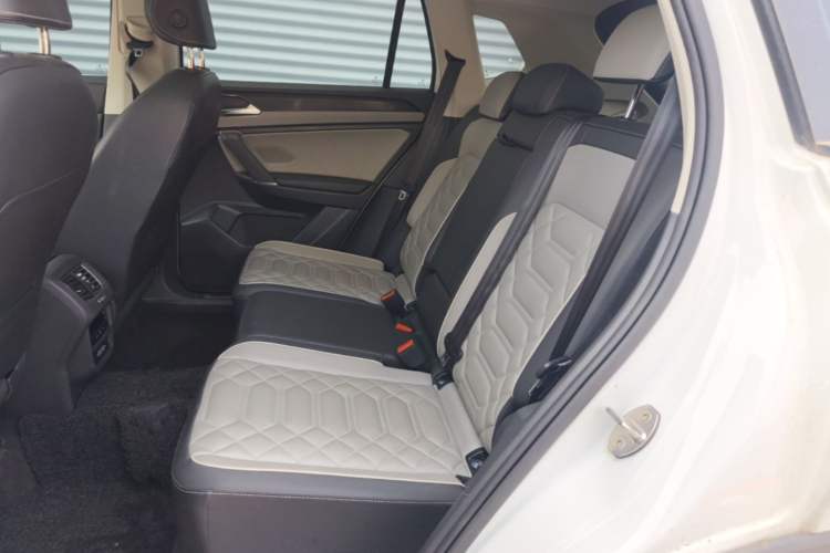 Used Volkswagen Tayron 2024 300TSI Two-Wheel-Drive Luxury Plus Advanced Version Left Rear Seat