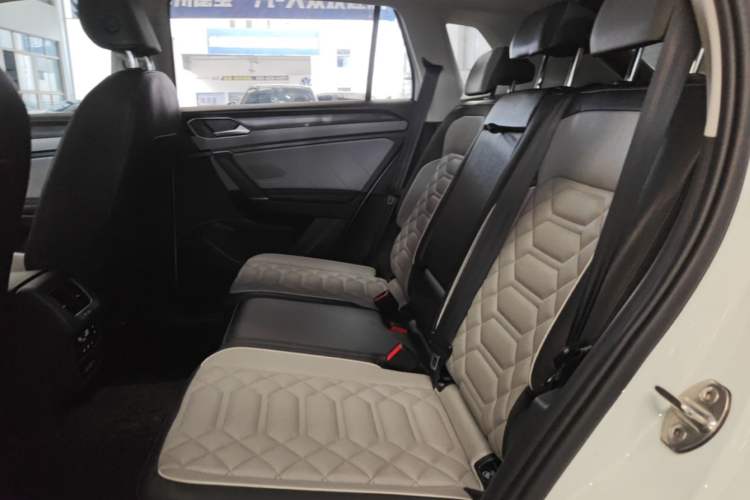Used Volkswagen Tayron 2024 300TSI Two-Wheel-Drive Luxury Plus Advanced Version Left Rear Seat