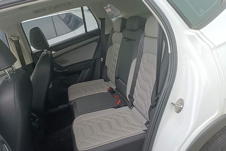 Used Volkswagen Tayron 2024 300TSI Two-Wheel-Drive Luxury Plus Advanced Version Left Rear Seat