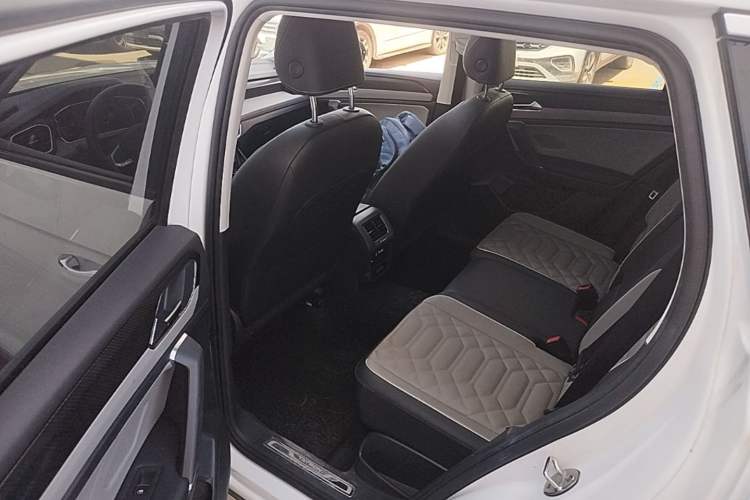 Used Volkswagen Tayron 2024 300TSI Two-Wheel-Drive Luxury Plus Advanced Version Left Rear Seat