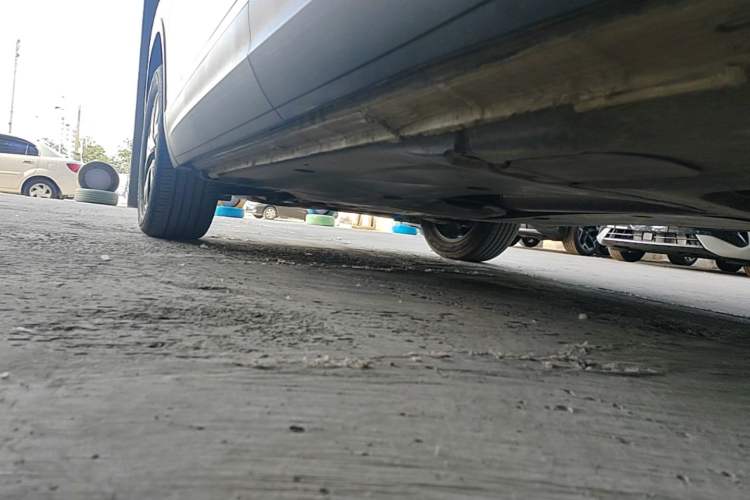 Used Volkswagen Tayron 2024 300TSI Two-Wheel-Drive Luxury Plus Advanced Version Left Side Sill
