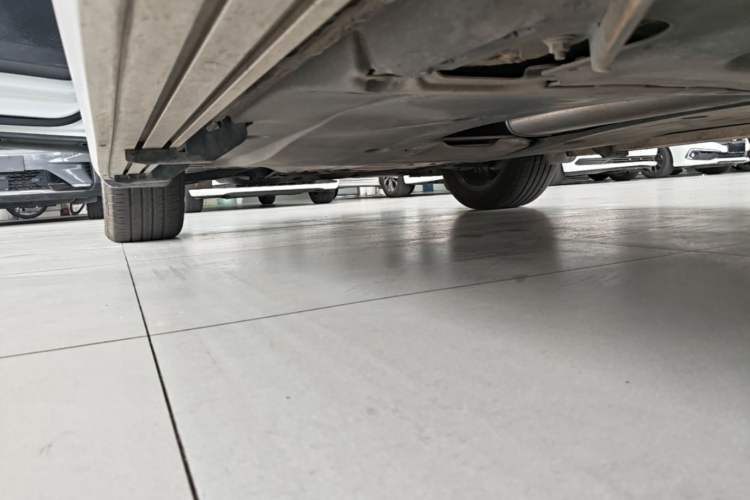 Used Volkswagen Tayron 2024 300TSI Two-Wheel-Drive Luxury Plus Advanced Version Left Side Sill