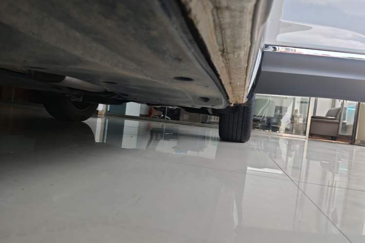 Used Volkswagen Tayron 2024 330TSI Two-Wheel Drive Luxury Plus Advanced Version Left Side Sill