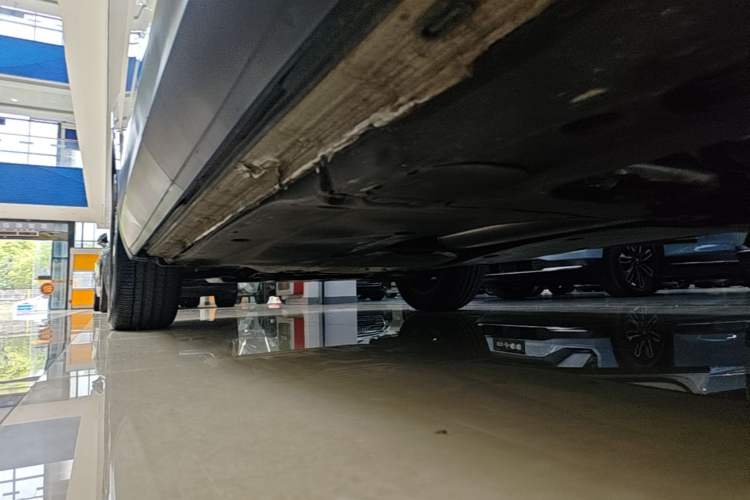 Used Volkswagen Tayron 2024 300TSI Two-Wheel-Drive Luxury Plus Advanced Version Left Side Sill