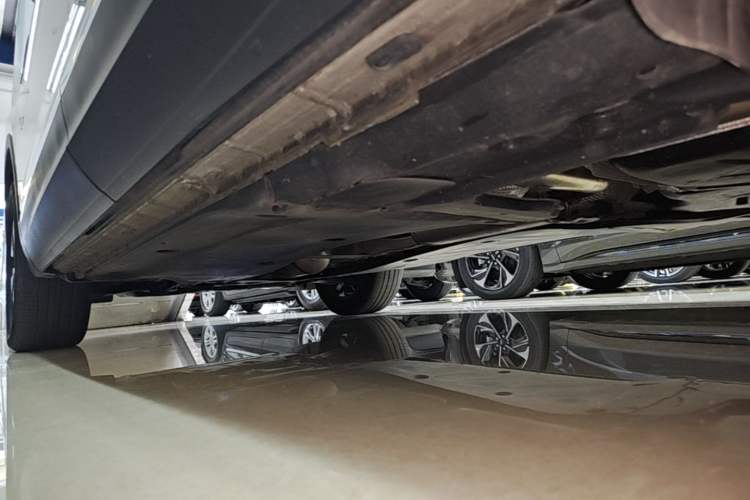 Used Volkswagen Tayron 2024 330TSI Two-Wheel Drive Luxury Plus Advanced Version Left Side Sill