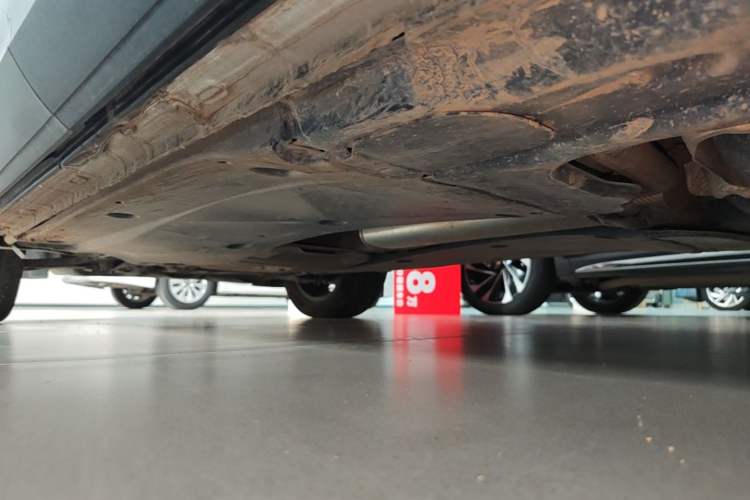 Used Volkswagen Tayron 2024 300TSI Two-Wheel-Drive Luxury Plus Advanced Version Left Side Sill