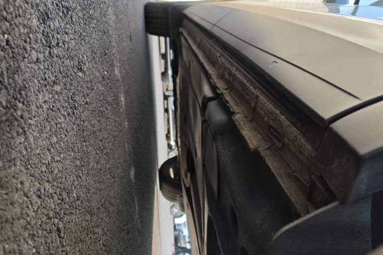 Used Volkswagen Tayron 2024 300TSI Two-Wheel-Drive Luxury Plus Advanced Version Left Side Sill