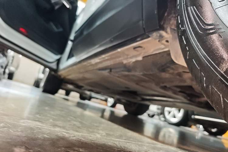Used Volkswagen Tayron 2024 300TSI Two-Wheel-Drive Luxury Plus Advanced Version Left Side Sill