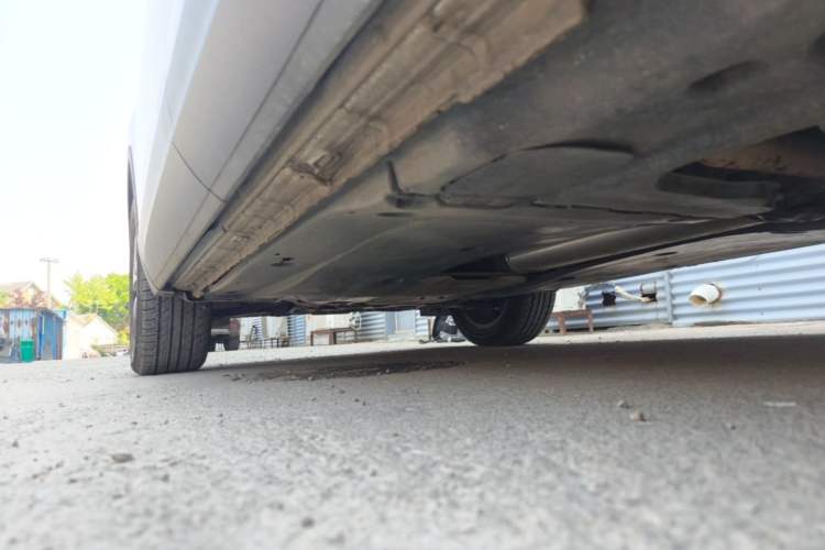 Used Volkswagen Tayron 2024 300TSI Two-Wheel-Drive Luxury Plus Advanced Version Left Side Sill