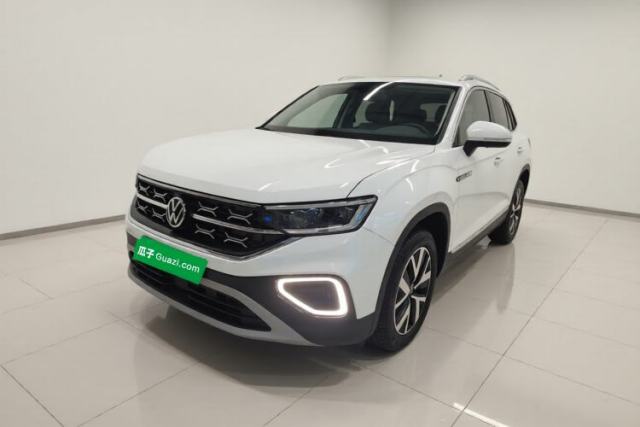 Ojetý Volkswagen Tayron 2024 300TSI Two-Wheel-Drive Luxury Plus Advanced Version