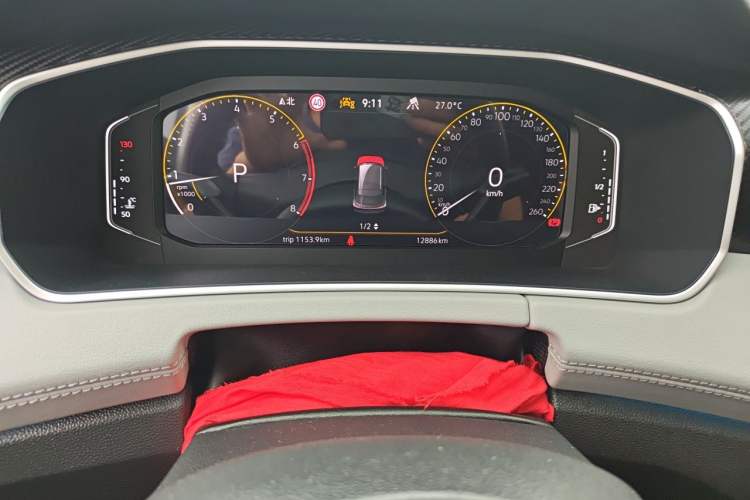 Used Volkswagen Tayron 2024 330TSI Two-Wheel Drive Luxury Plus Advanced Version Odometer Close Up