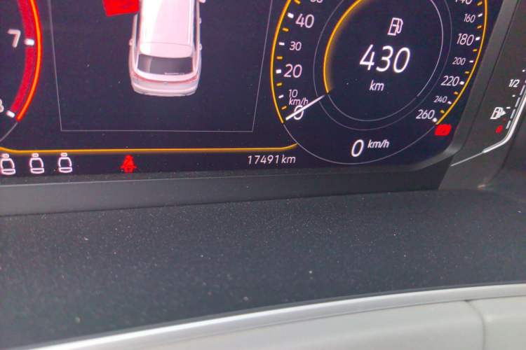 Used Volkswagen Tayron 2024 300TSI Two-Wheel-Drive Luxury Plus Advanced Version Odometer Close Up