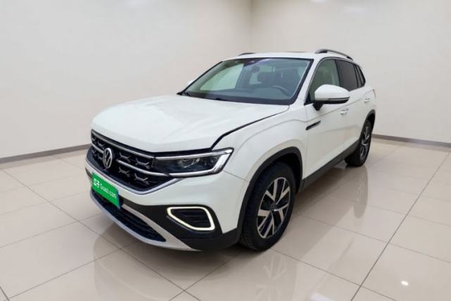 Ojetý Volkswagen Tayron 2024 300TSI Two-Wheel-Drive Luxury Plus Advanced Version