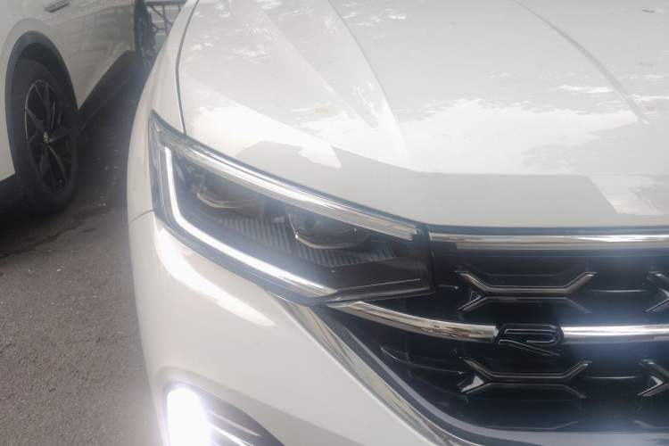 Used Volkswagen Tayron 2024 330TSI Two-Wheel Drive R-Line High-Energy Version Right Front Headlight