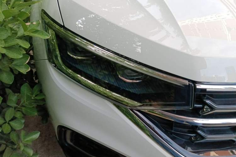 Used Volkswagen Tayron 2024 330TSI Two-Wheel Drive Luxury Plus Advanced Version Right Front Headlight
