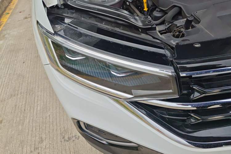 Used Volkswagen Tayron 2024 330TSI Two-Wheel Drive Luxury Plus Advanced Version Right Front Headlight