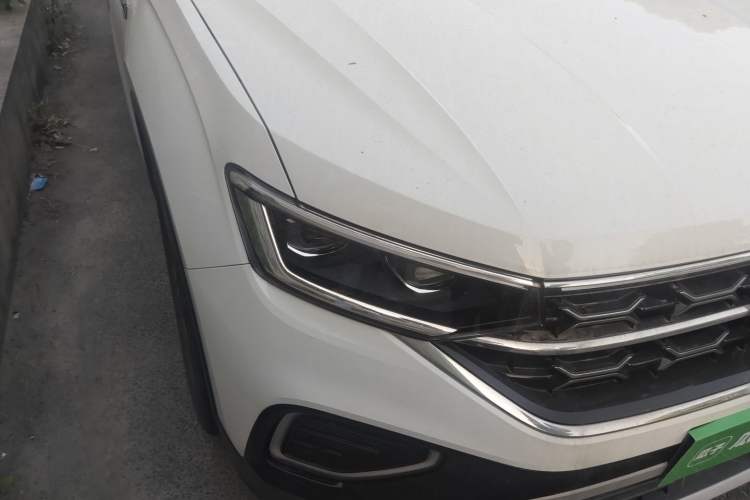 Used Volkswagen Tayron 2024 300TSI Two-Wheel-Drive Luxury Plus Advanced Version Right Front Headlight