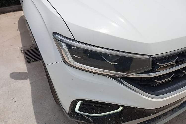 Used Volkswagen Tayron 2024 300TSI Two-Wheel-Drive Luxury Plus Advanced Version Right Front Headlight