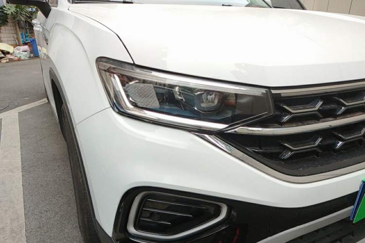 Used Volkswagen Tayron 2024 330TSI Two-Wheel Drive Luxury Plus Advanced Version Right Front Headlight
