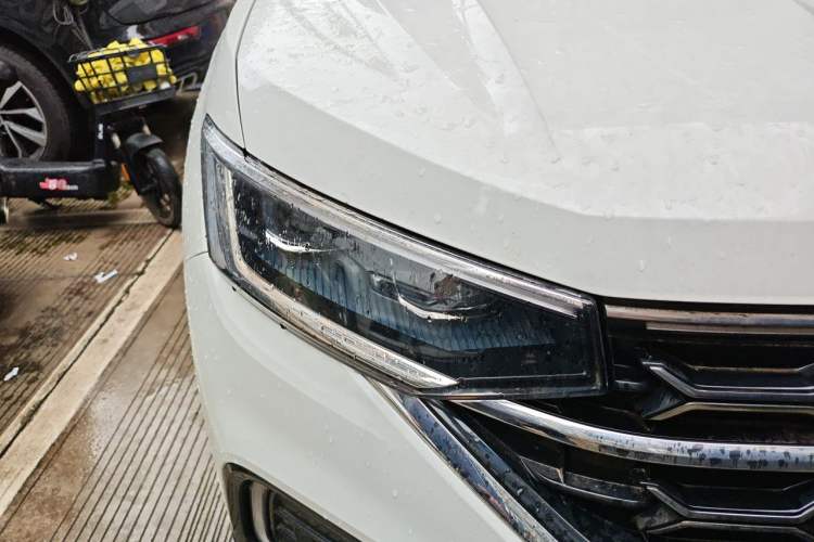 Used Volkswagen Tayron 2024 300TSI Two-Wheel-Drive Luxury Plus Advanced Version Right Front Headlight