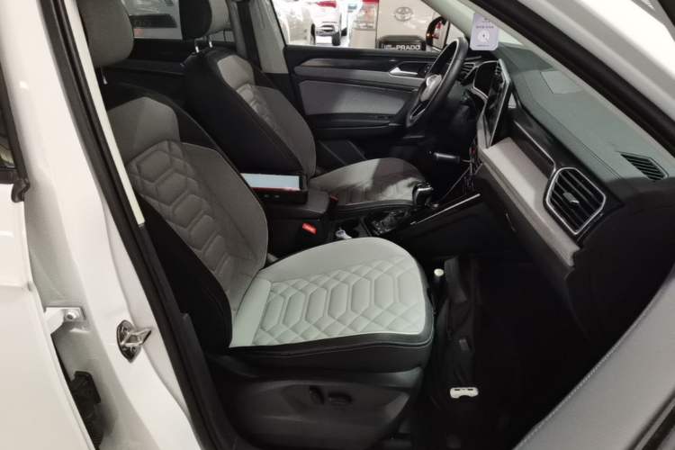 Used Volkswagen Tayron 2024 300TSI Two-Wheel-Drive Luxury Plus Advanced Version Right Front Seat