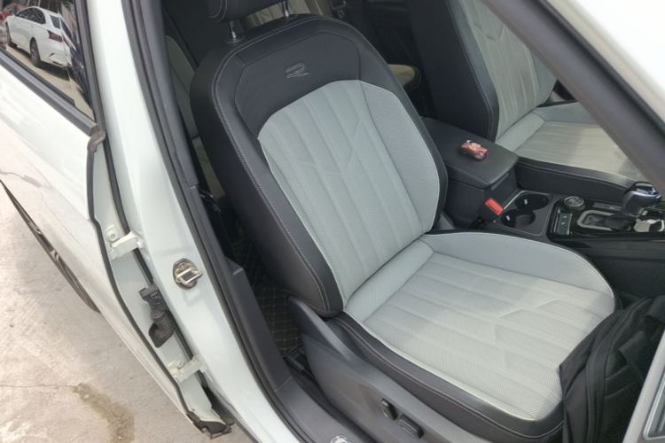 Used Volkswagen Tayron 2024 380TSI All-Wheel Drive R-Line Pro Smart Edition Right Front Seat