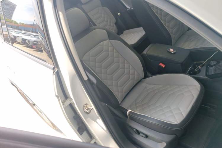 Used Volkswagen Tayron 2024 380TSI Four-Wheel Drive R-Line High-Energy Version Right Front Seat