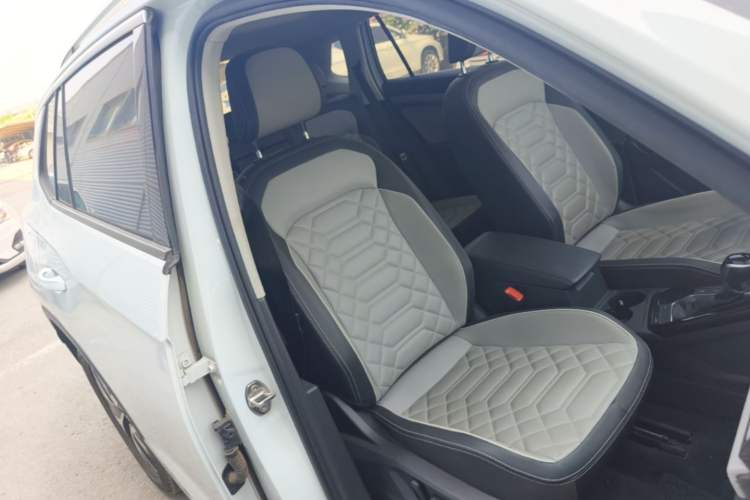 Used Volkswagen Tayron 2024 300TSI Two-Wheel-Drive Luxury Plus Advanced Version Right Front Seat