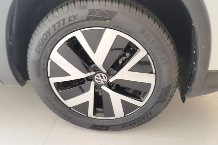 Used Volkswagen Tayron 2024 300TSI Two-Wheel-Drive Luxury Plus Advanced Version Right Front Wheel Hub