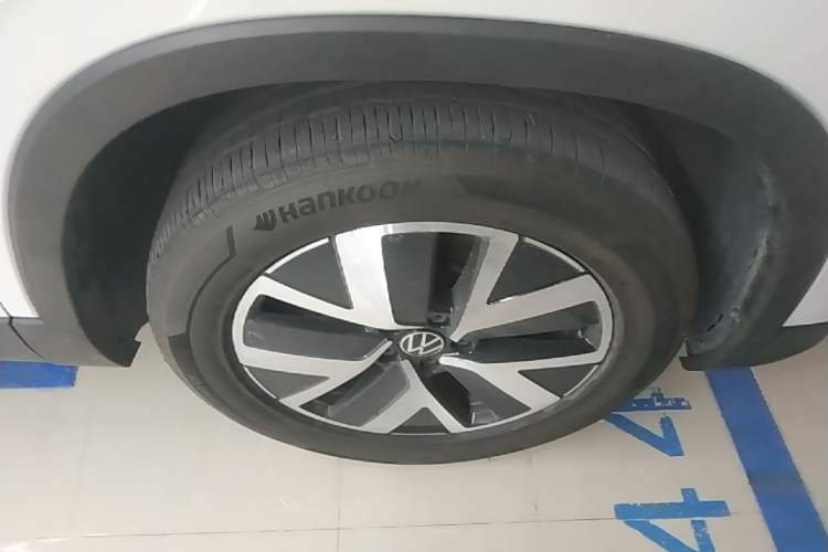 Used Volkswagen Tayron 2024 300TSI Two-Wheel-Drive Luxury Plus Advanced Version Right Front Wheel Hub