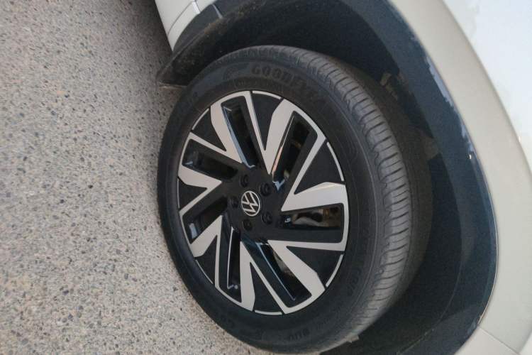 Used Volkswagen Tayron 2024 330TSI Two-Wheel Drive R-Line High-Energy Version Right Front Wheel Hub