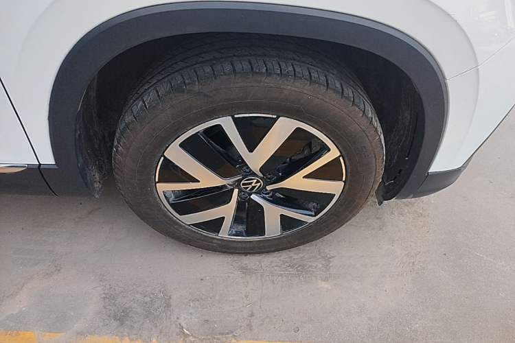 Used Volkswagen Tayron 2024 300TSI Two-Wheel-Drive Luxury Plus Advanced Version Right Front Wheel Hub