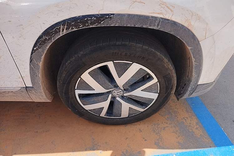 Used Volkswagen Tayron 2024 300TSI Two-Wheel-Drive Luxury Plus Advanced Version Right Front Wheel Hub