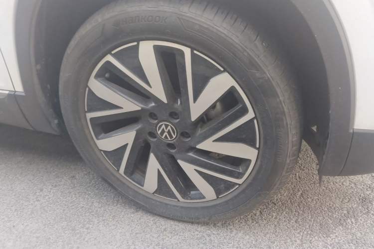 Used Volkswagen Tayron 2024 300TSI Two-Wheel-Drive Luxury Plus Advanced Version Right Front Wheel Hub