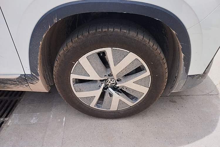 Used Volkswagen Tayron 2024 300TSI Two-Wheel-Drive Luxury Plus Advanced Version Right Front Wheel Hub