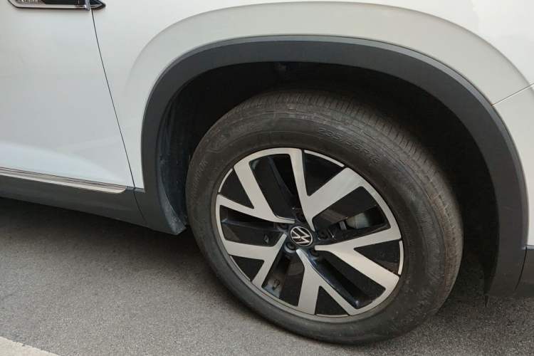 Used Volkswagen Tayron 2024 330TSI Two-Wheel Drive Luxury Plus Advanced Version Right Front Wheel Hub