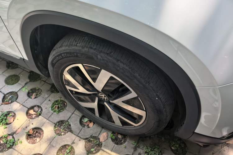 Used Volkswagen Tayron 2024 330TSI Two-Wheel Drive Luxury Plus Advanced Version Right Front Wheel Hub