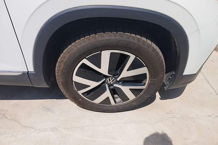 Used Volkswagen Tayron 2024 300TSI Two-Wheel-Drive Luxury Plus Advanced Version Right Front Wheel Hub