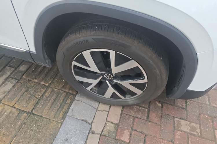 Used Volkswagen Tayron 2024 300TSI Two-Wheel-Drive Luxury Plus Advanced Version Right Front Wheel Hub