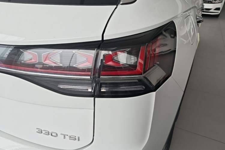 Used Volkswagen Tayron 2024 300TSI Two-Wheel-Drive Luxury Plus Advanced Version Right Rear Taillight